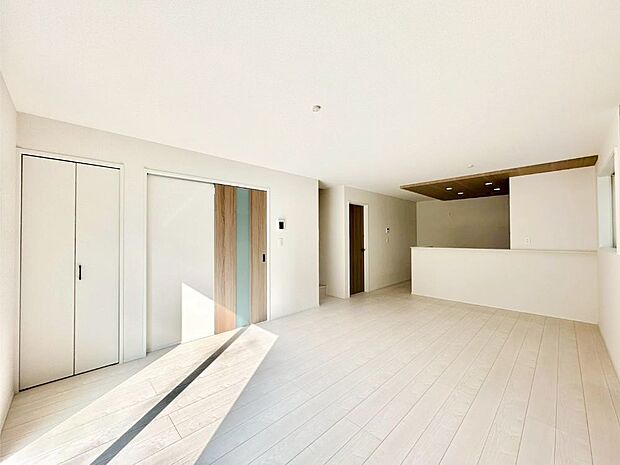 【リビングダイニング】18.25帖のＬＤＫは家族みんなの快適空間！家族のつながりを強くする大事なスペースです。 