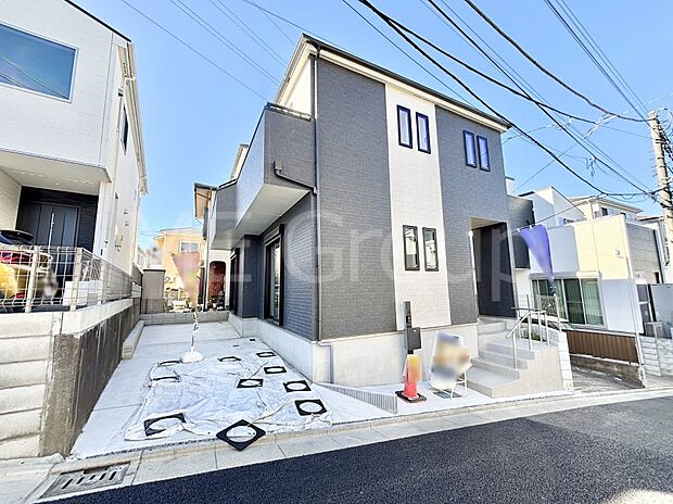 【現地外観写真】たっぷりの陽光と開放感に包まれる明るい住まい