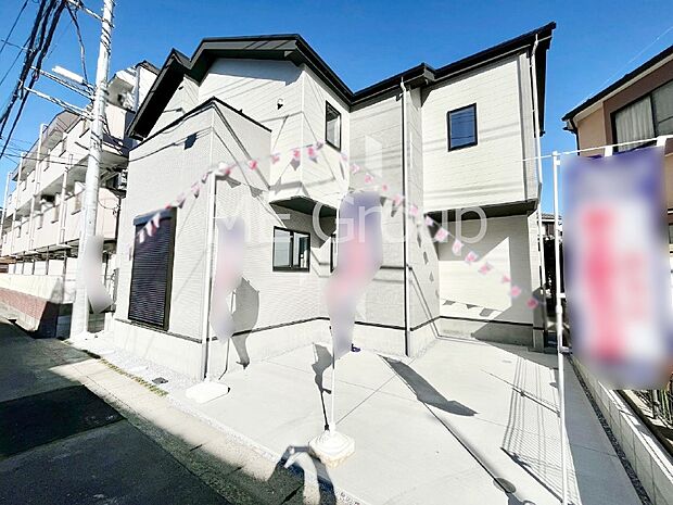 【現地外観写真】上質感あふれる外観デザイン。魅力の住まいを実現。 