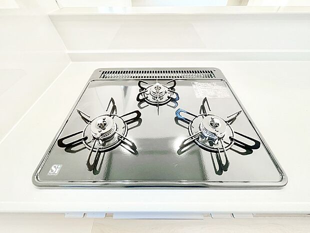 【その他設備(Ｓｉセンサーコンロ)】ガスコンロはＳｉセンサー搭載。火力調節や焦げ付き・消し忘れも防いでくれます。