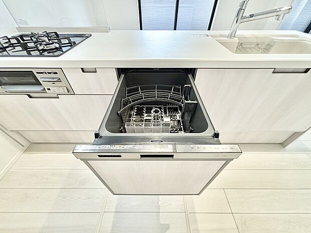 【その他設備(食洗機)】面倒なお片づけは食洗機にお任せ!家事の負担が減って、時間にも気持ちにもゆとりができます。