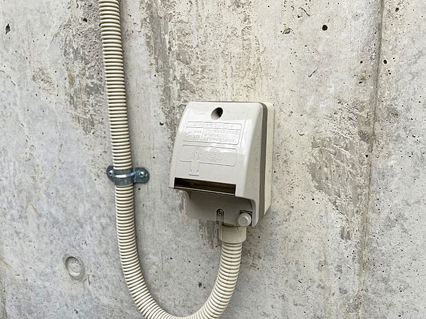 【その他現地】お掃除やイルミネーション等いろいろと便利な屋外コンセント