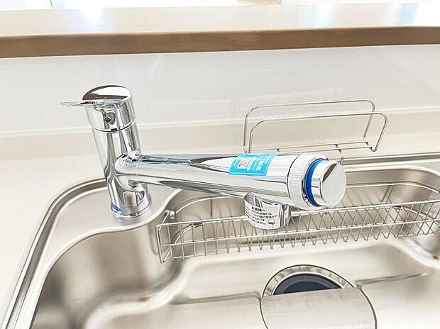【一体型浄水器】浄水器一体水栓なので場所を取らず切り替えもラクラク