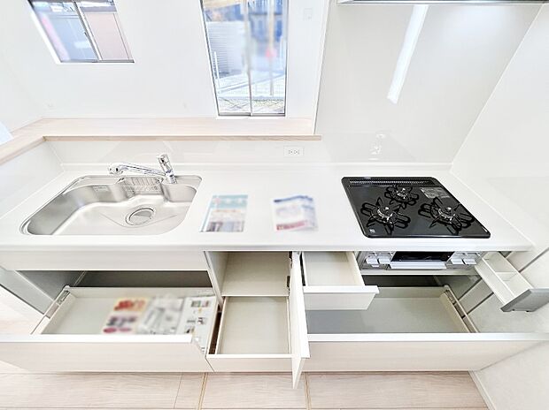 【その他設備(スライド収納)】使いやすさを優先したスライド式収納タイプ!