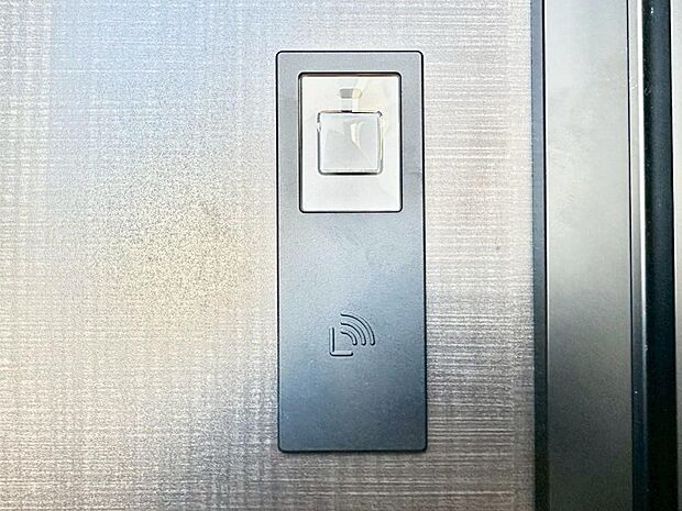 【玄関】ラクラク開錠!スマートコントロールキー。