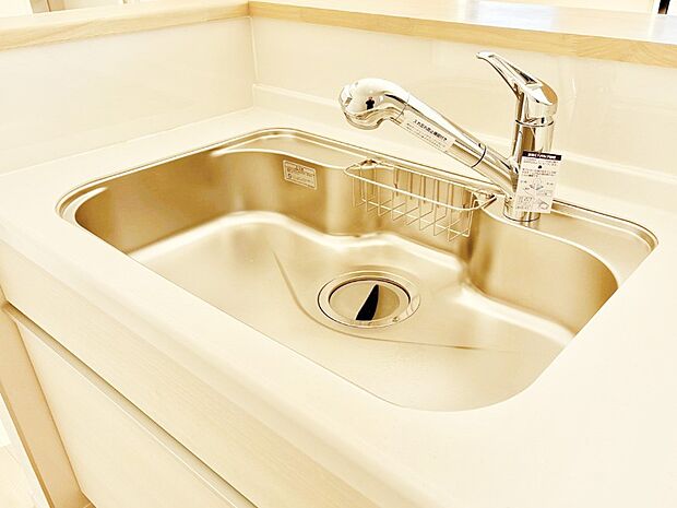 【その他設備(浄水器)】いつでも清潔なおいしいお水を。一つの水栓で水道水と浄水を使い分け。