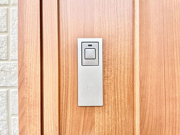 【玄関】ラクラク開錠！スマートコントロールキー。