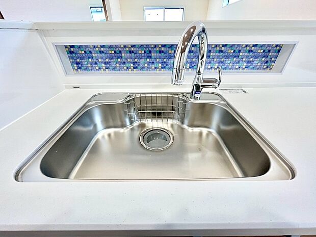 【その他設備(浄水器)】いつでも清潔なおいしいお水を。一つの水栓で水道水と浄水を使い分け。