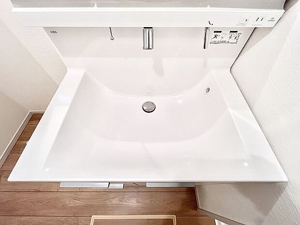 【その他設備(ハンドシャワー水栓)】ハンドシャワー付き！使いやすい洗面台。