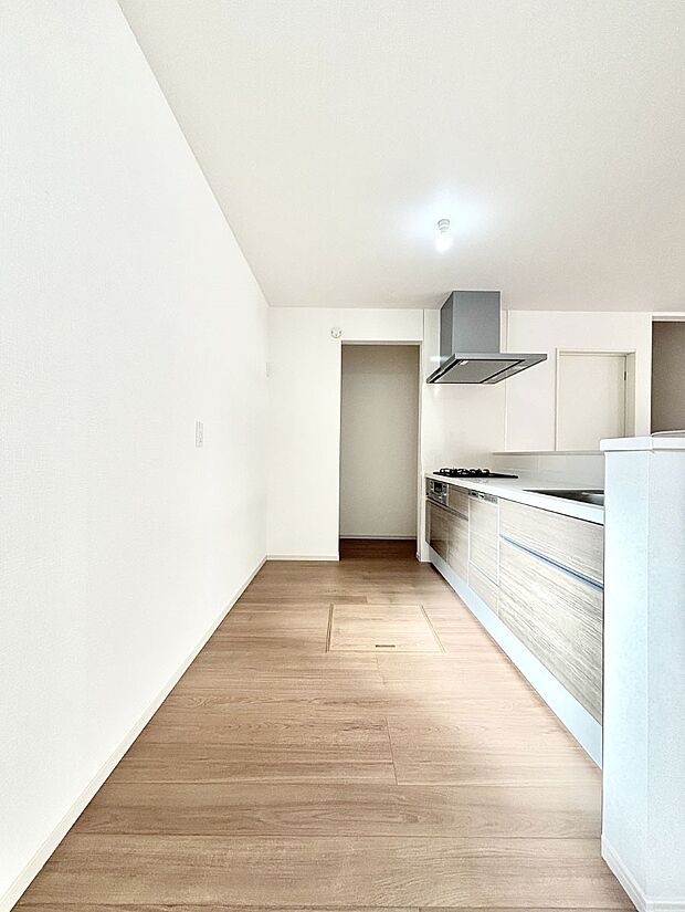 【キッチン】ゆとりあるキッチンではご家族と楽しくお料理ができます。