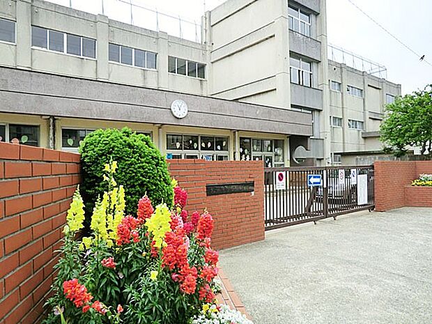 松戸市立松飛台第二小学校(約90m・徒歩2分)