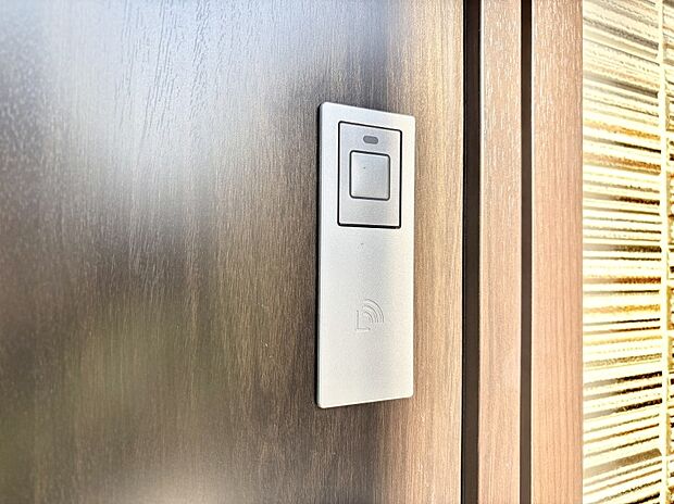 【玄関】ラクラク開錠!スマートコントロールキー。