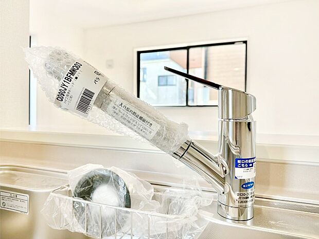 【その他設備(浄水器)】いつでも清潔なおいしいお水を。一つの水栓で水道水と浄水を使い分け。