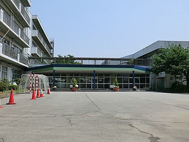 新座市立第三中学校（約1,500m）