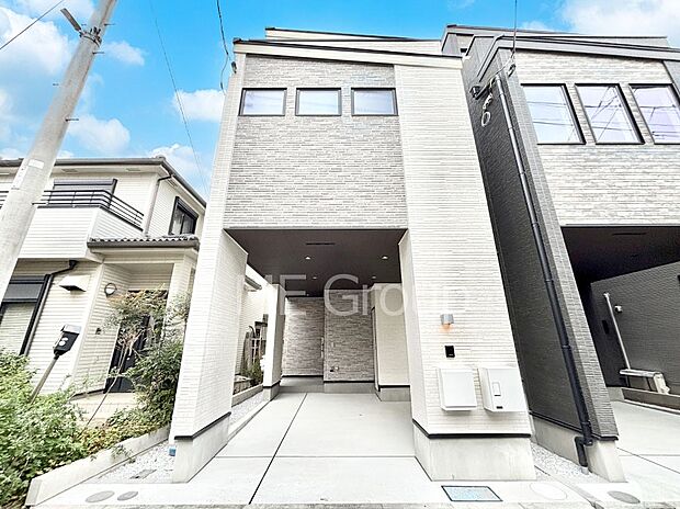 【現地外観写真】洗練された外観、上質な住空間が広がる室内は永く安心して過ごせる住居です。