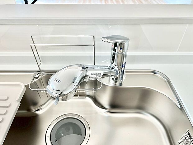 【その他設備(蛇口一体型浄水器)】いつでも清潔なおいしいお水を。一つの水栓で水道水と浄水を使い分け。