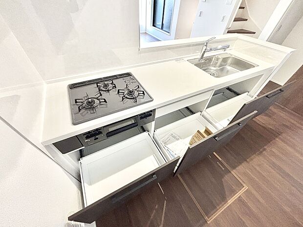 【その他設備(スライド収納)】使いやすさを優先したスライド式収納タイプ!