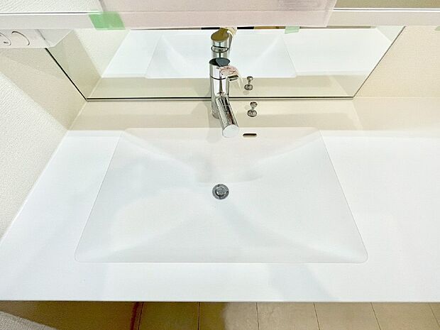 【その他設備(ハンドシャワー水栓)】ハンドシャワー付き！使いやすい洗面台。