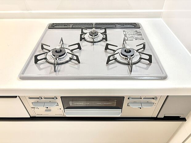 【その他設備(Siセンサーコンロ)】ガスコンロはSiセンサー搭載。火力調節や焦げ付き・消し忘れも防いでくれます。