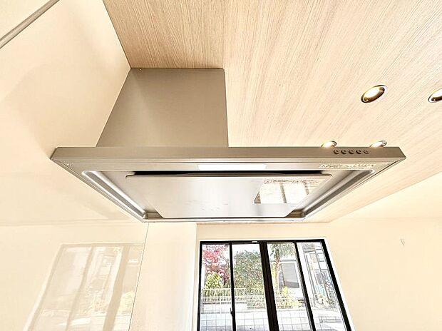 【その他設備(レンジフード)】基本的なお手入れはフィルターのみ！お手入れのしやすさも魅力です。