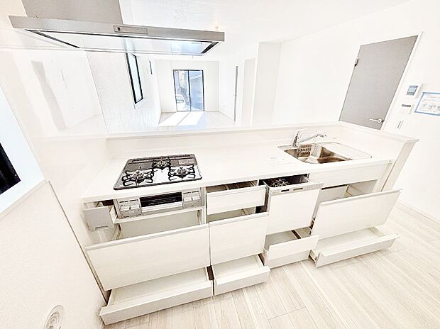 【その他設備(スライド収納)】使いやすさを優先したスライド式収納タイプ!