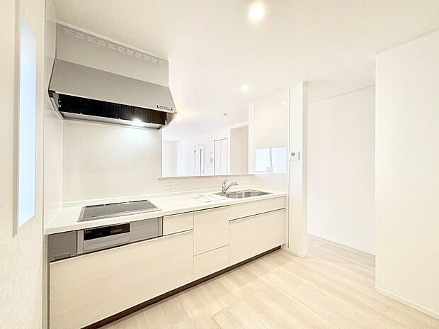 【ダイニングキッチン】カウンター越しにお話しをしながら毎日のお料理をもっと楽しく