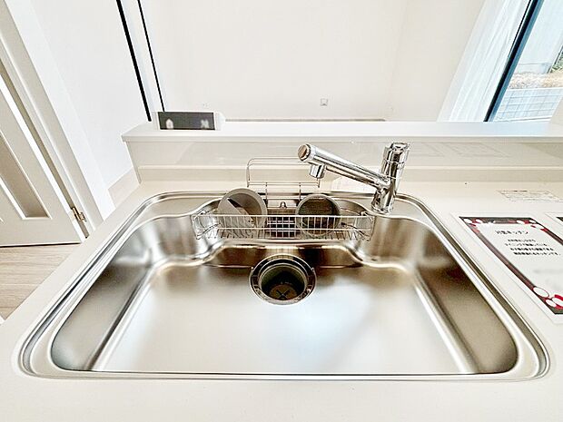 【その他設備(浄水器)】いつでも清潔なおいしいお水を。一つの水栓で水道水と浄水を使い分け。