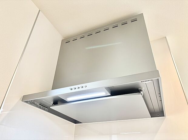 【その他設備(レンジフード)】基本的なお手入れはフィルターのみ！お手入れのしやすさも魅力です。