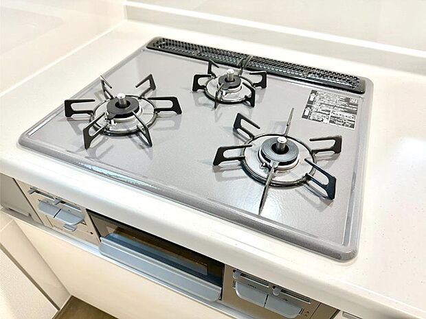 【その他設備(Ｓｉセンサーコンロ)】ガスコンロはＳｉセンサー搭載。火力調節や焦げ付き・消し忘れも防いでくれます。