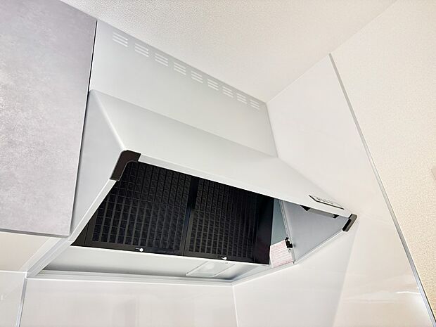 【その他設備(レンジフード)】基本的なお手入れはフィルターのみ！お手入れのしやすさも魅力です。