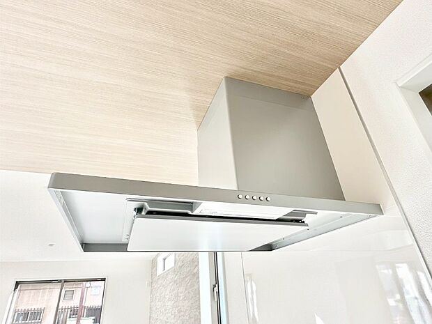 【その他設備(レンジフード)】基本的なお手入れはフィルターのみ！お手入れのしやすさも魅力です。