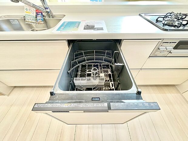 【その他設備(食洗機)】面倒なお片づけは食洗機にお任せ！家事の負担が減って、時間にも気持ちにもゆとりができます。