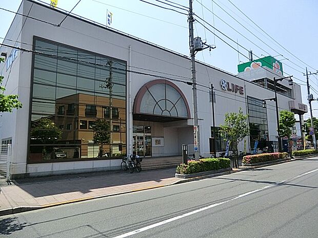 ライフ竹の塚店（約600m）