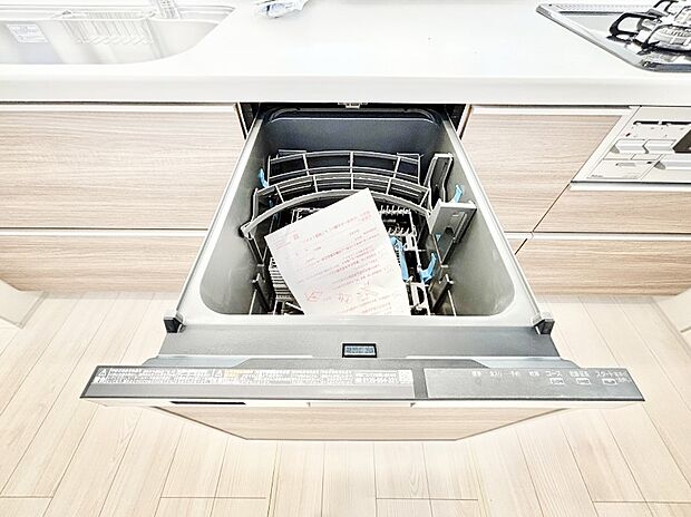 【その他設備(食洗機)】面倒なお片づけは食洗機にお任せ！家事の負担が減って、時間にも気持ちにもゆとりができます。