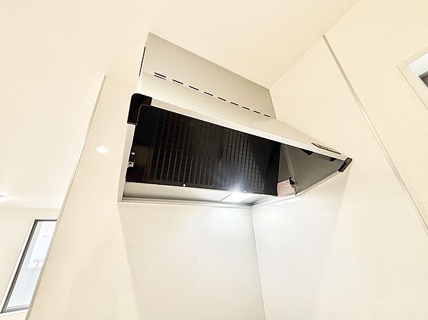 【その他設備(レンジフード)】基本的なお手入れはフィルターのみ!お手入れのしやすさも魅力です。