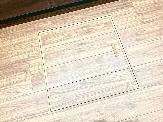 【その他設備(床下収納)】床下収納付き!日用品・非常用品の収納にも大活躍。