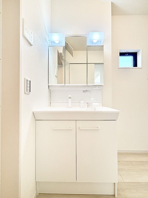 【洗面台・洗面所】収納力と機能性に優れた洗面化粧台