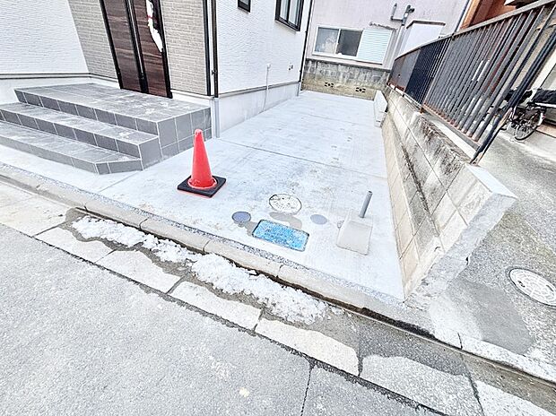 【駐車場】生活に欠かせない駐車スペース。