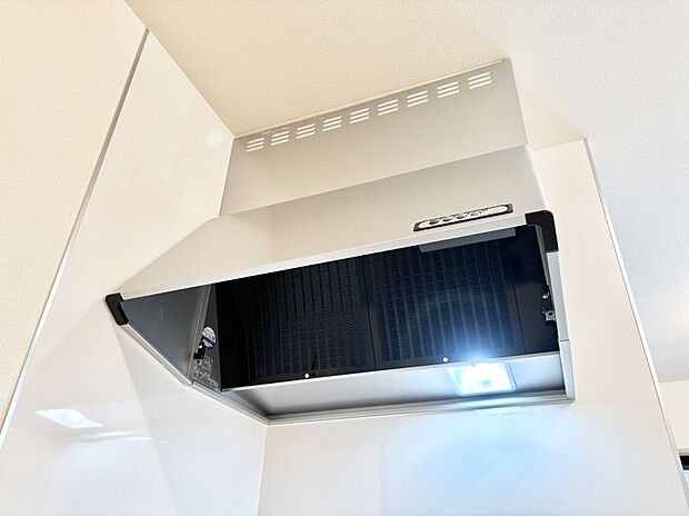 【その他設備(レンジフード)】基本的なお手入れはフィルターのみ!お手入れのしやすさも魅力です。