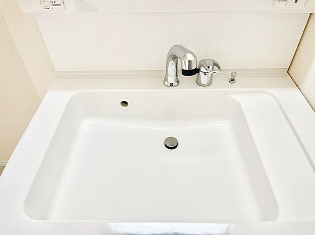 【その他設備(ハンドシャワー水栓)】ハンドシャワー付き!使いやすい洗面台。