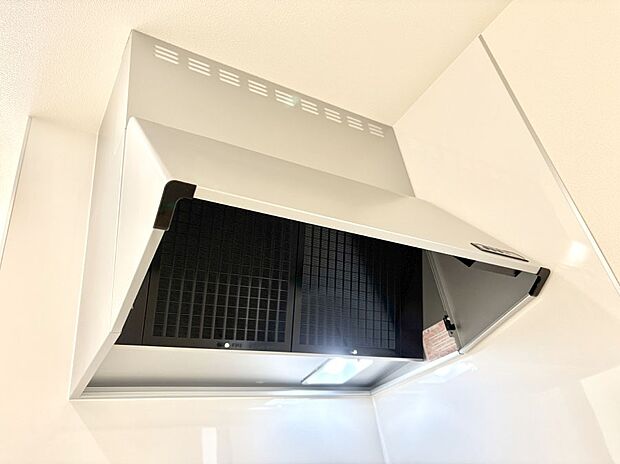 【その他設備(レンジフード)】基本的なお手入れはフィルターのみ!お手入れのしやすさも魅力です。