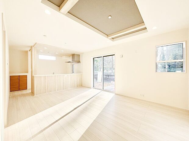 【ダイニング】家族の笑顔が自然と生まれてくる、そんな雰囲気のダイニングに仕上がっています。