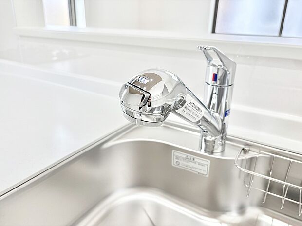 【その他設備(浄水器)】いつでも清潔なおいしいお水を。一つの水栓で水道水と浄水を使い分け。