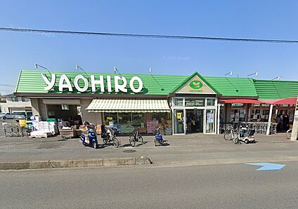 ヤオヒロ小泉店 400m