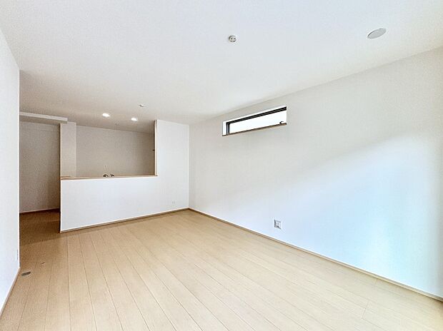 【ダイニング】家族の笑顔が自然と生まれてくる、そんな雰囲気のダイニングに仕上がっています。