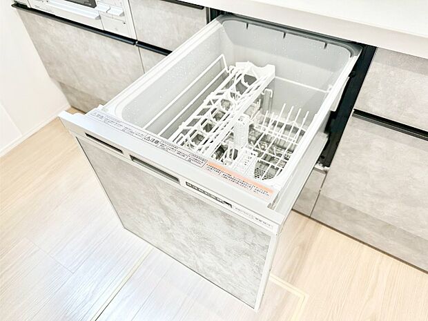 【その他設備(食洗機)】面倒なお片づけは食洗機にお任せ!家事の負担が減って、時間にも気持ちにもゆとりができます。