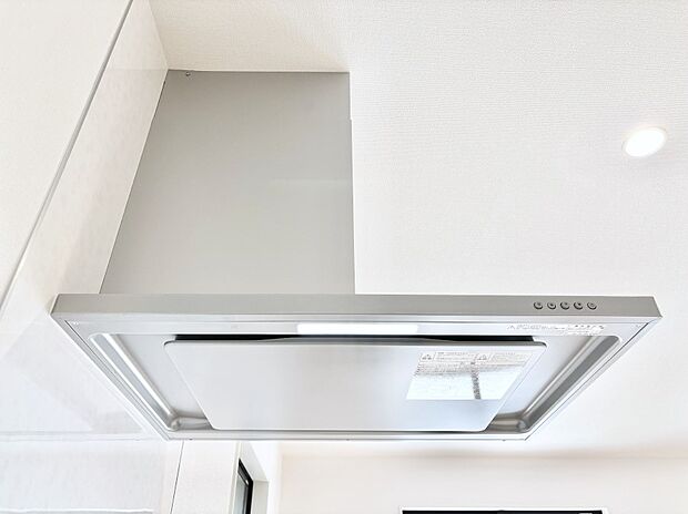 【その他設備(レンジフード)】基本的なお手入れはフィルターのみ!お手入れのしやすさも魅力です。