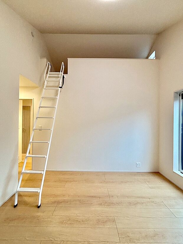 【その他設備(ロフト)】収納ほかにもアイデア次第で快適空間に大変身!