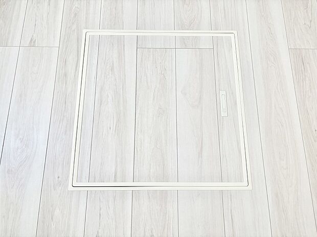 【その他設備(床下収納)】床下収納付き!日用品・非常用品の収納にも大活躍。