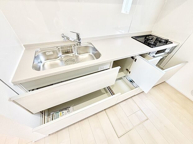 【その他設備(スライド収納)】使いやすさを優先したスライド式収納タイプ!